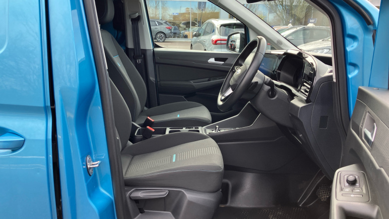 Ford Transit Connect 250 L2 Petrol 1.5 EcoBoost PHEV 150 Active FlexCab Van Auto